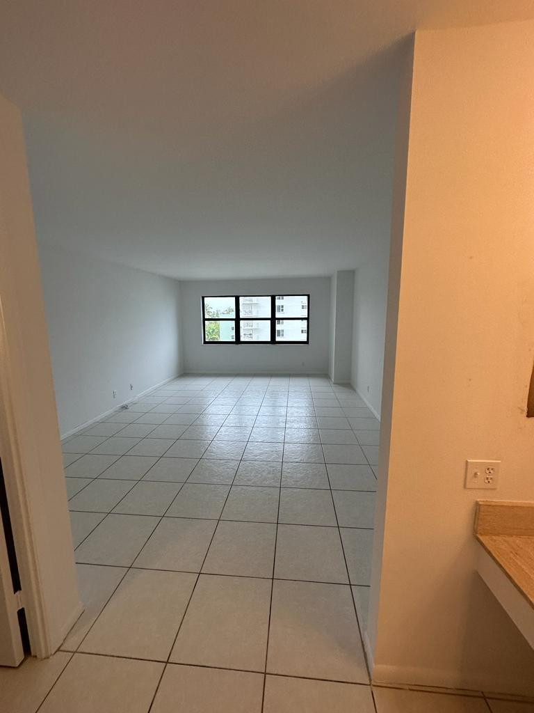 HAMPTON BEACH CLUB CONDO - Residential Lease