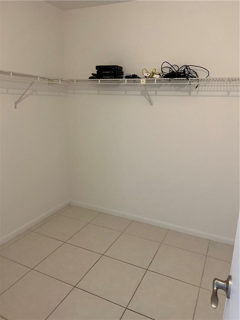 HAMPTON BEACH CLUB CONDO - Residential Lease