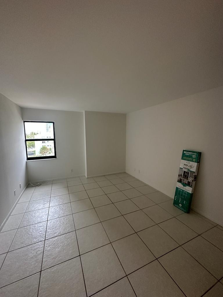 HAMPTON BEACH CLUB CONDO - Residential Lease