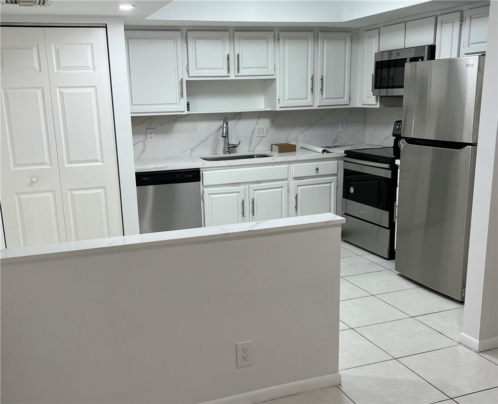 HAMPTON BEACH CLUB CONDO - Residential Lease