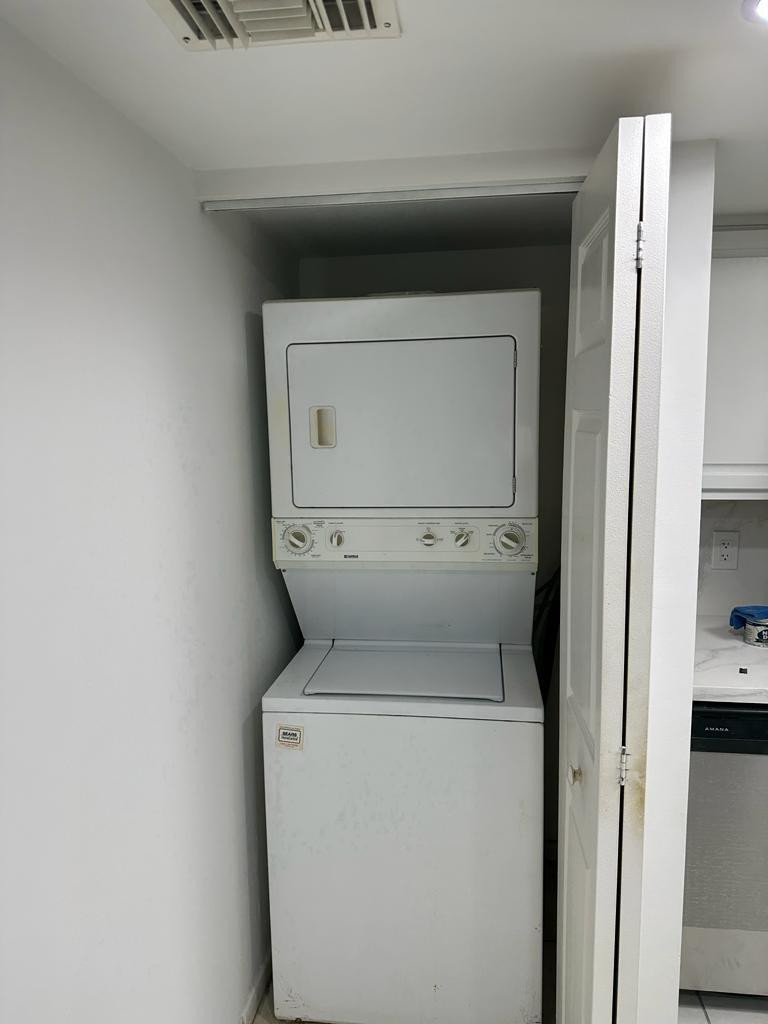 HAMPTON BEACH CLUB CONDO - Residential Lease