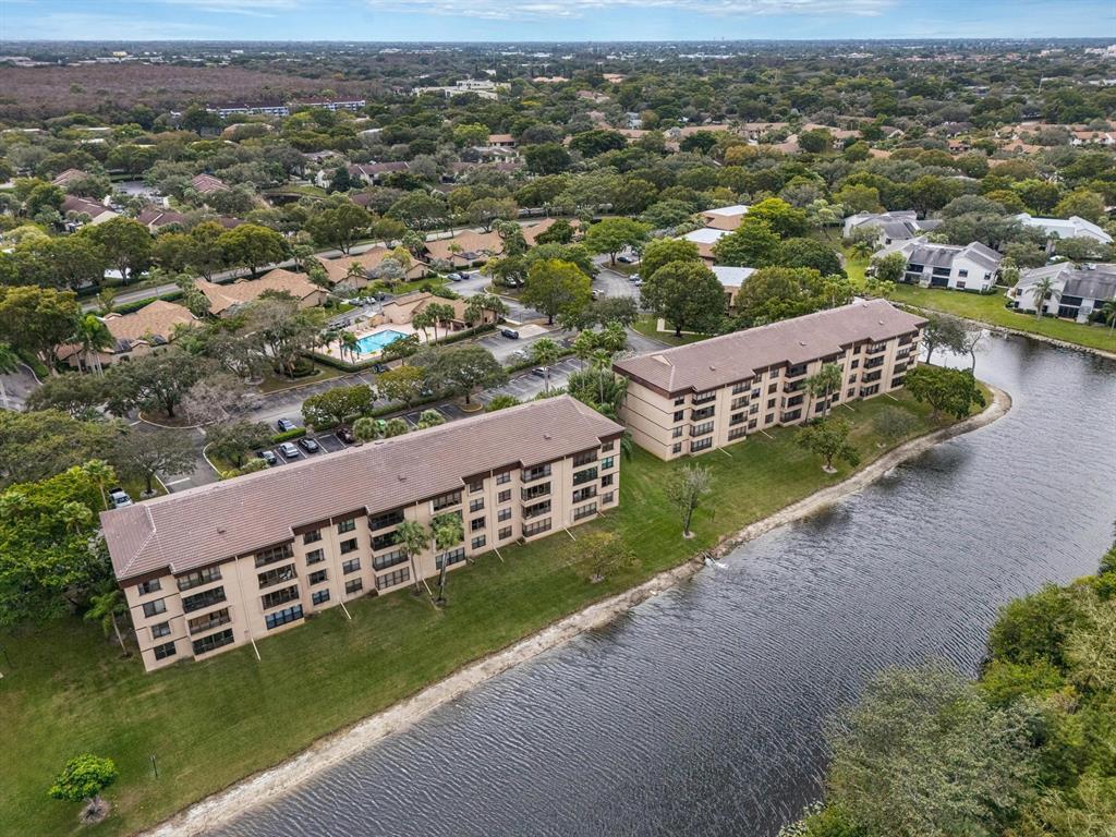 APPLEWOOD VILLAGE II-D CONDO - Residential