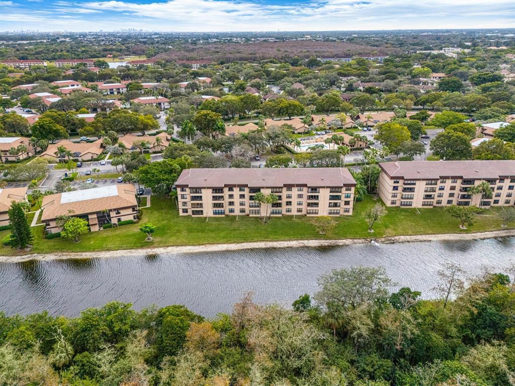 APPLEWOOD VILLAGE II-D CONDO - Residential