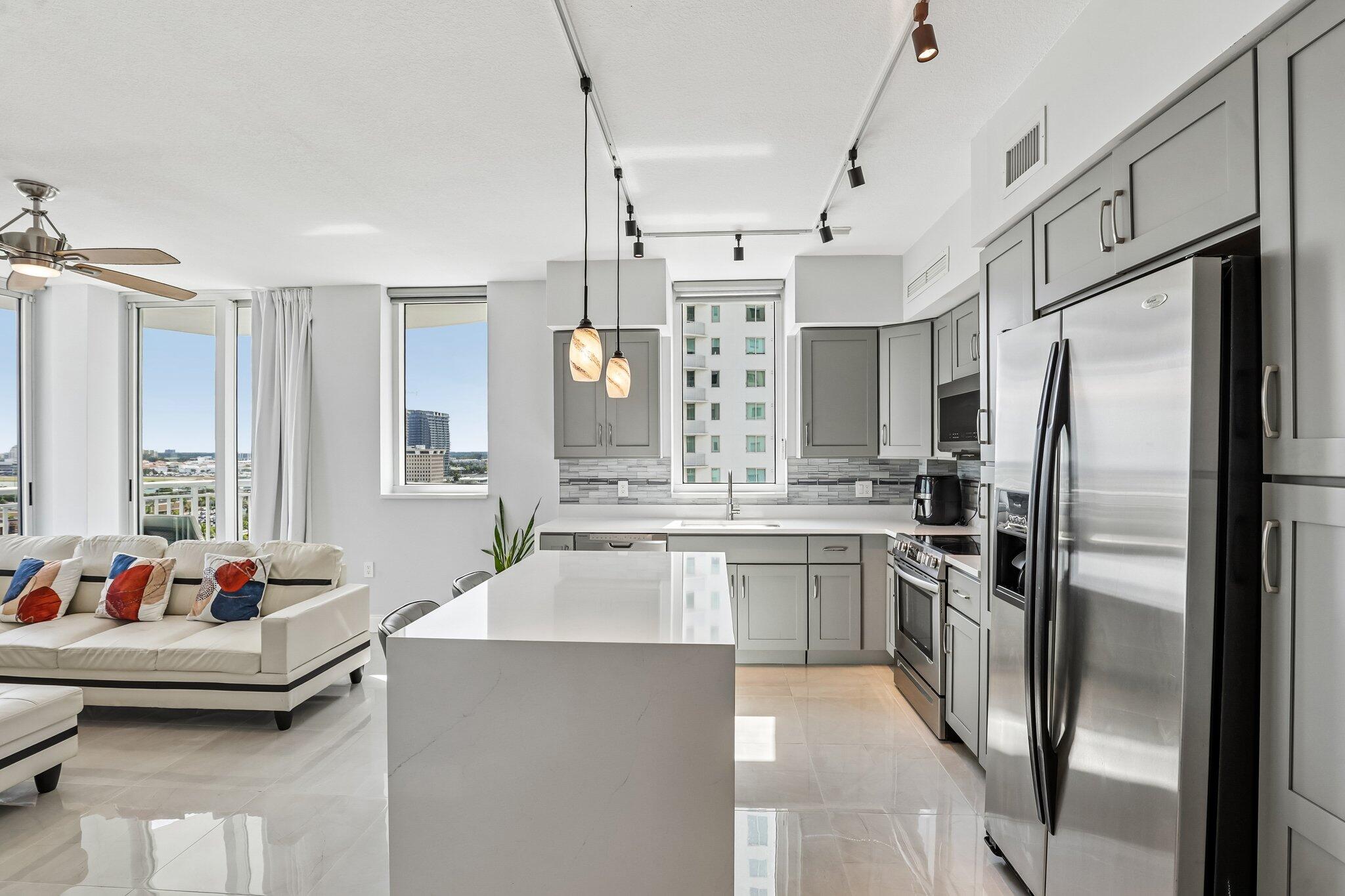 DUO CONDOMINIUM EAST - Residential