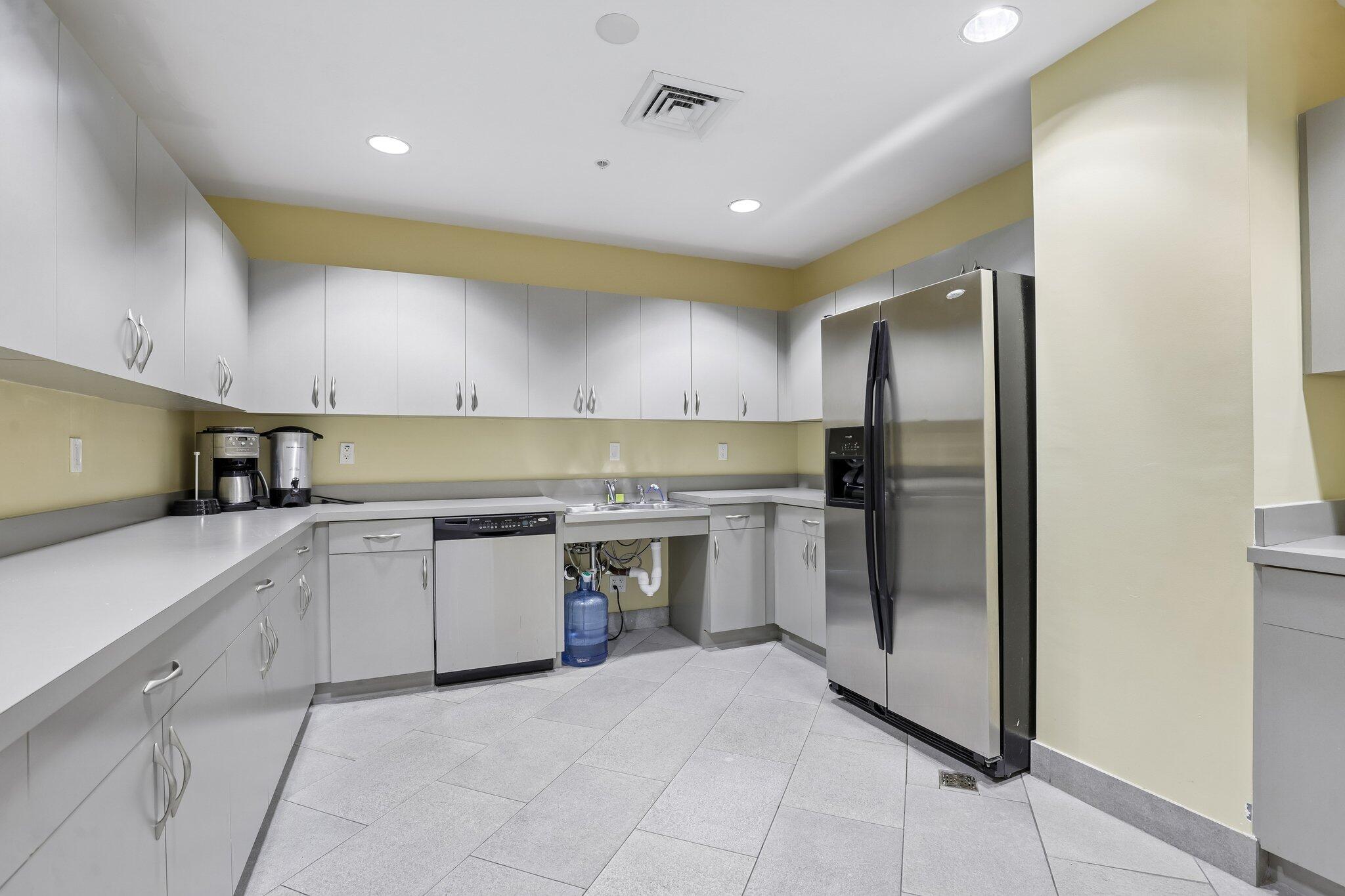 DUO CONDOMINIUM EAST - Residential