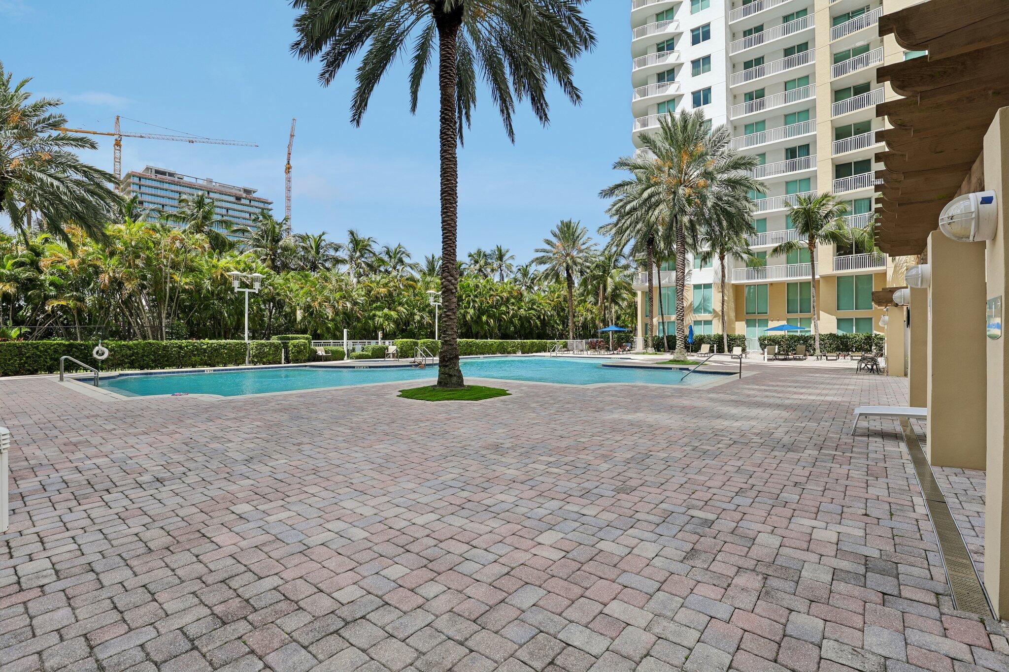 DUO CONDOMINIUM EAST - Residential