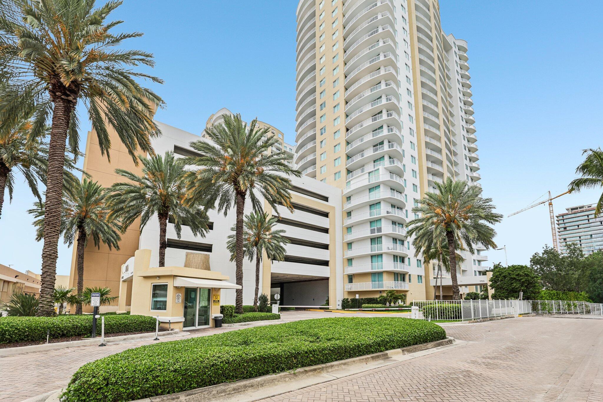 DUO CONDOMINIUM EAST - Residential