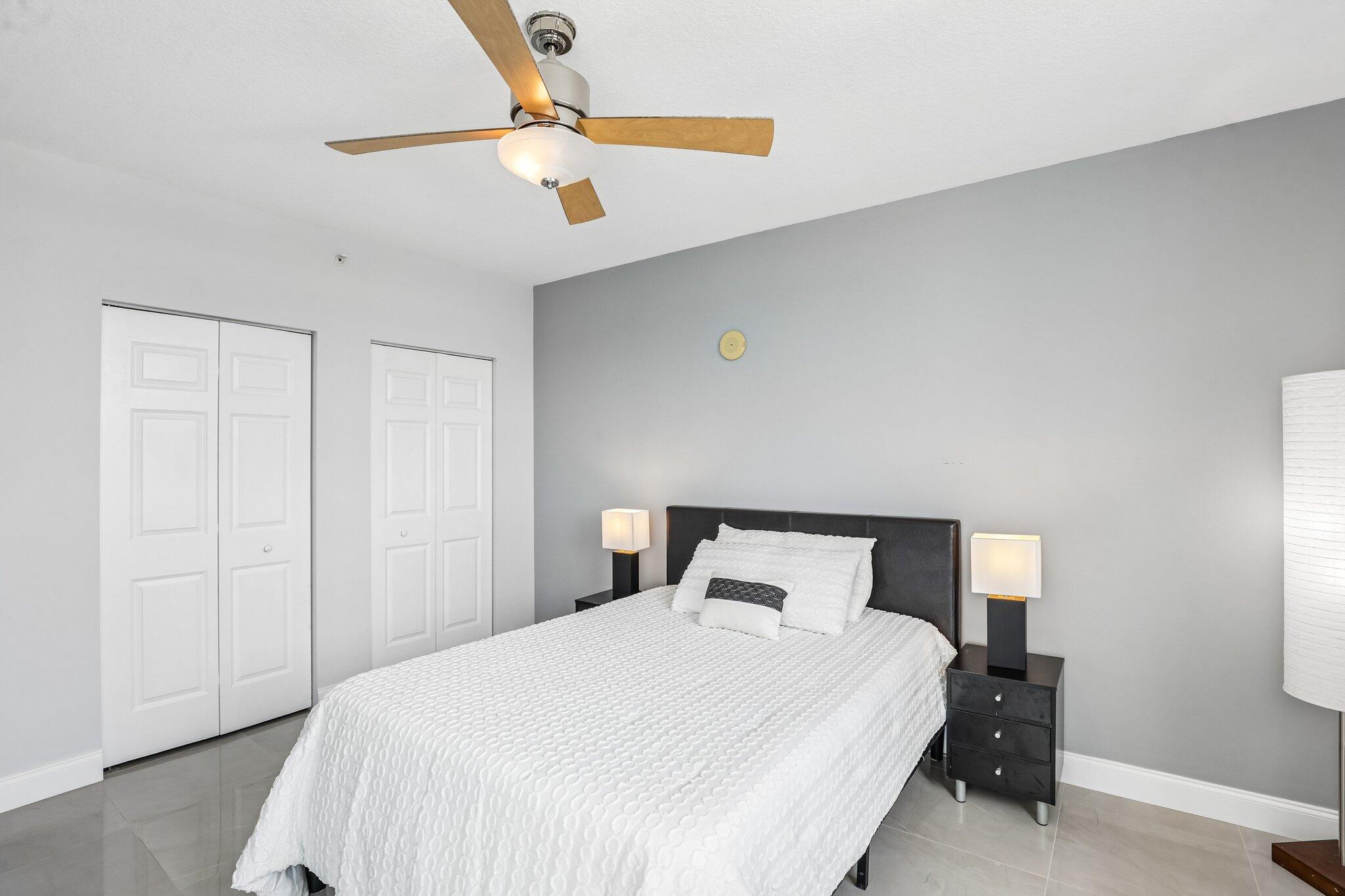 DUO CONDOMINIUM EAST - Residential