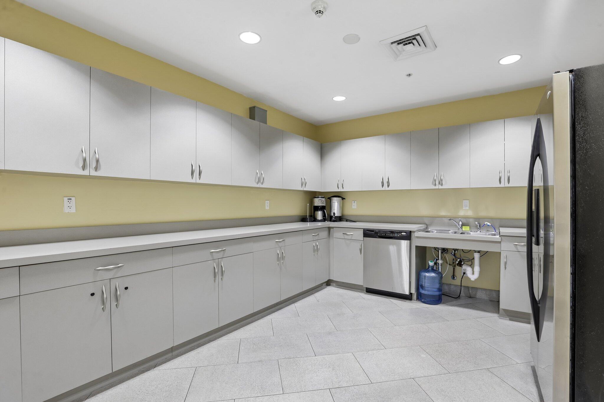 DUO CONDOMINIUM EAST - Residential