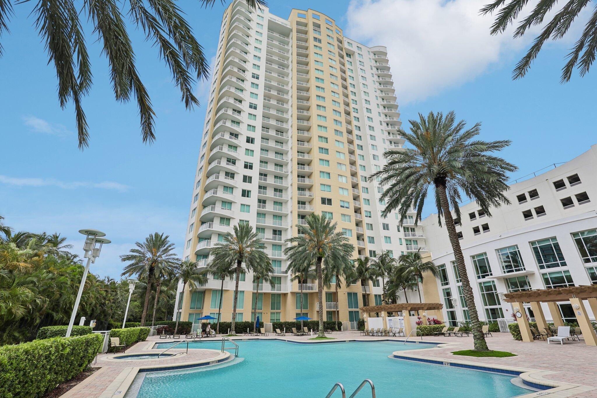 DUO CONDOMINIUM EAST - Residential
