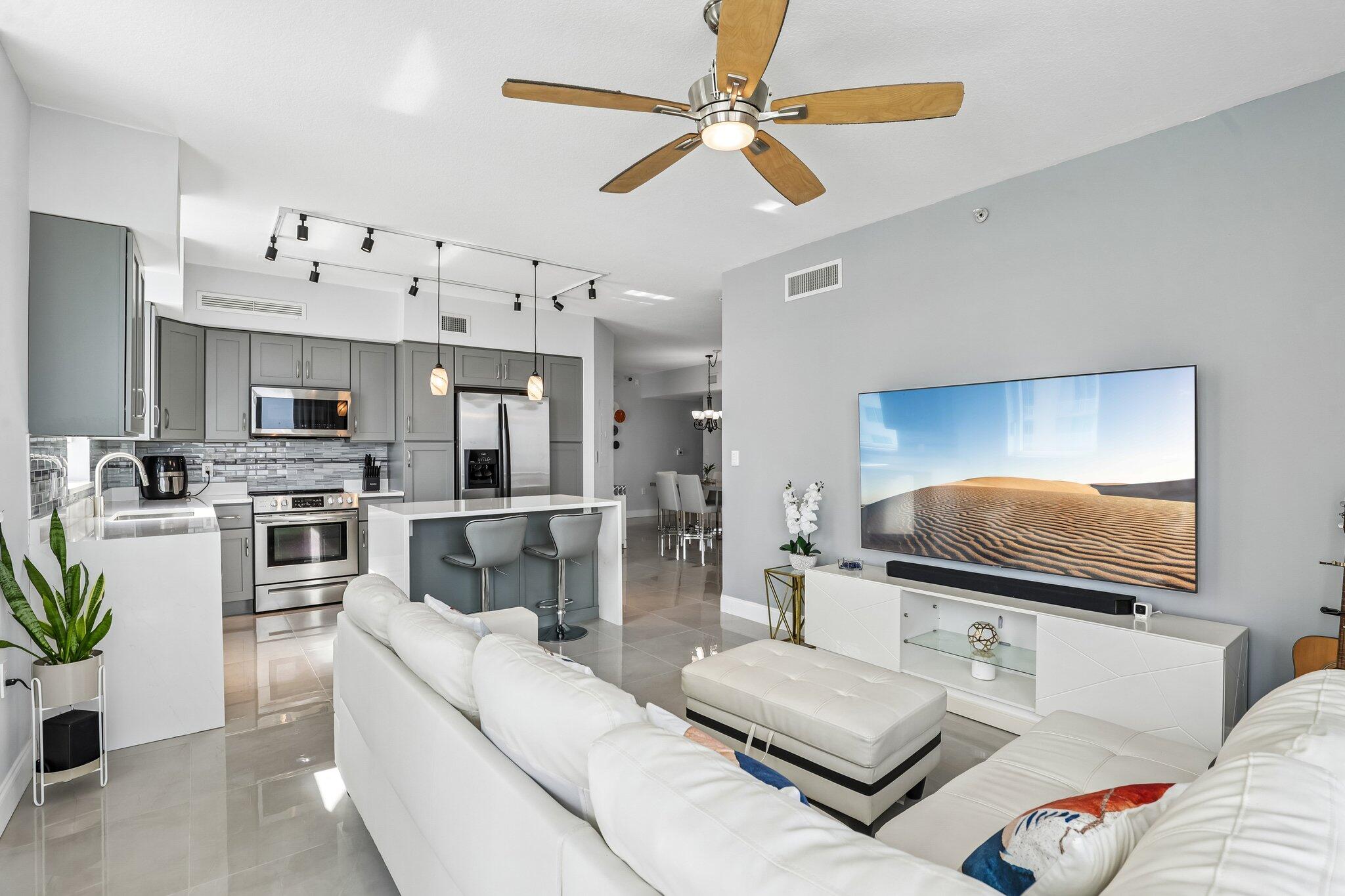 DUO CONDOMINIUM EAST - Residential