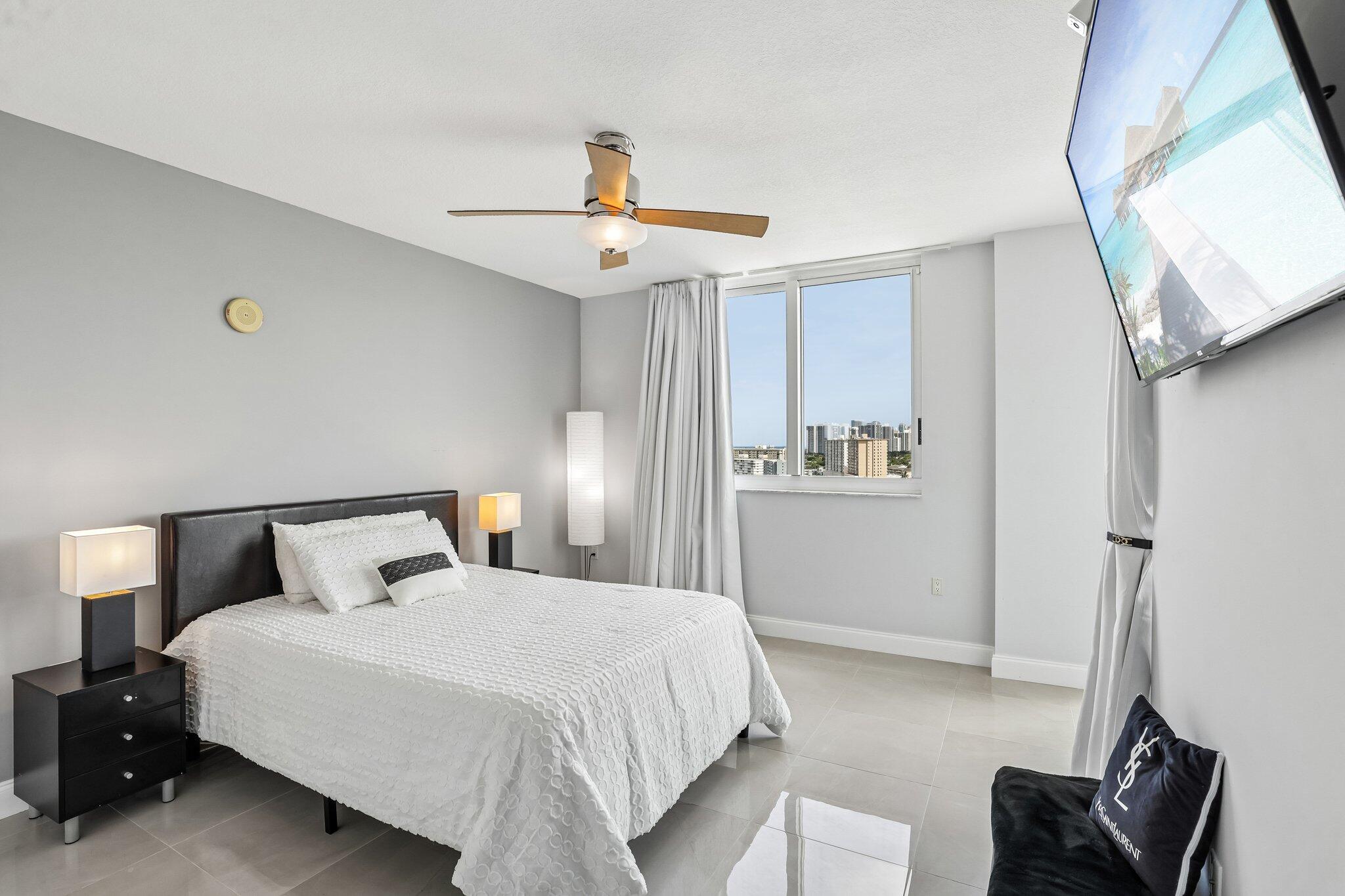 DUO CONDOMINIUM EAST - Residential