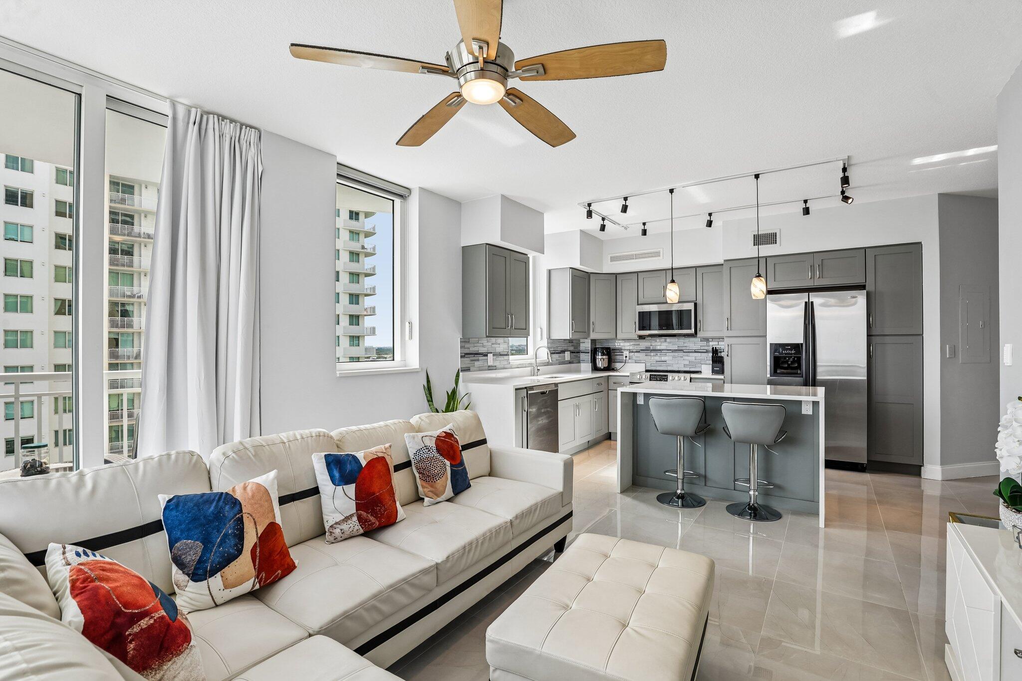 DUO CONDOMINIUM EAST - Residential