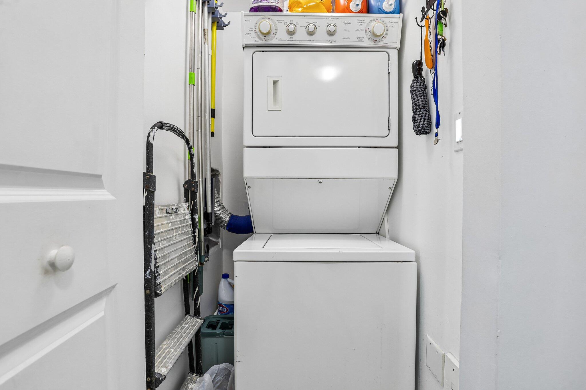 DUO CONDOMINIUM EAST - Residential