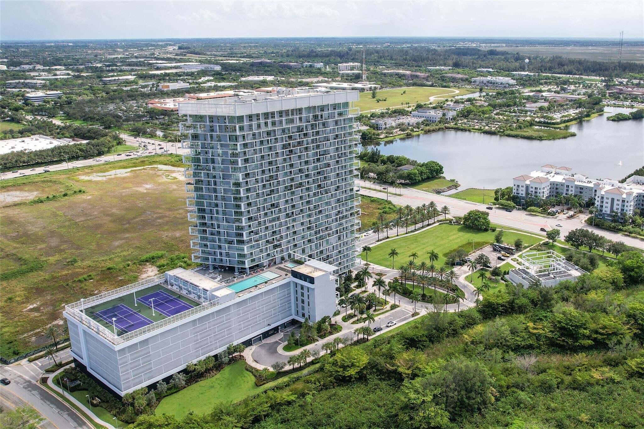 METROPICA NORTH TOWER ONE - Residential