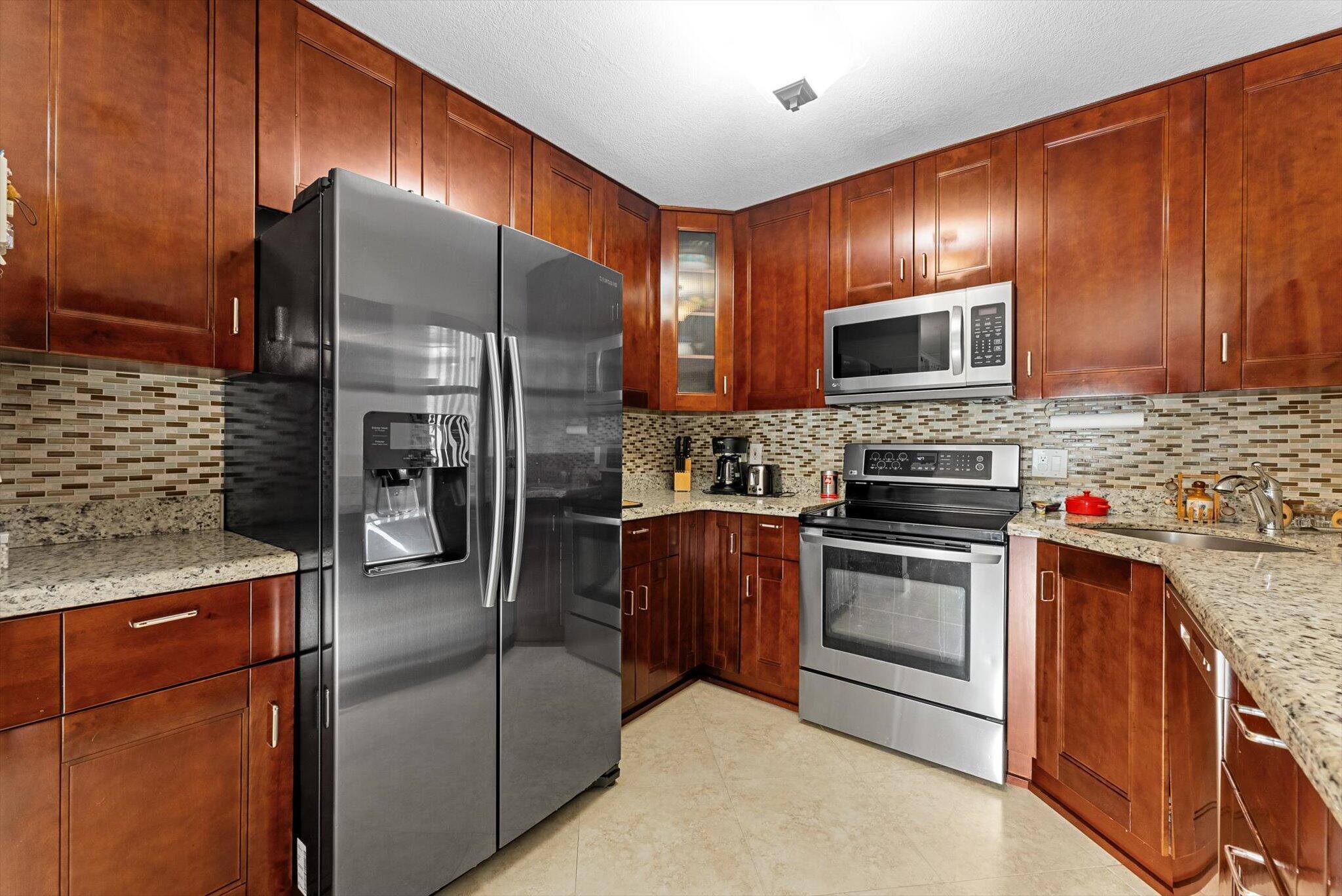 APPLEWOOD VILLAGE IV-D CONDO - Residential