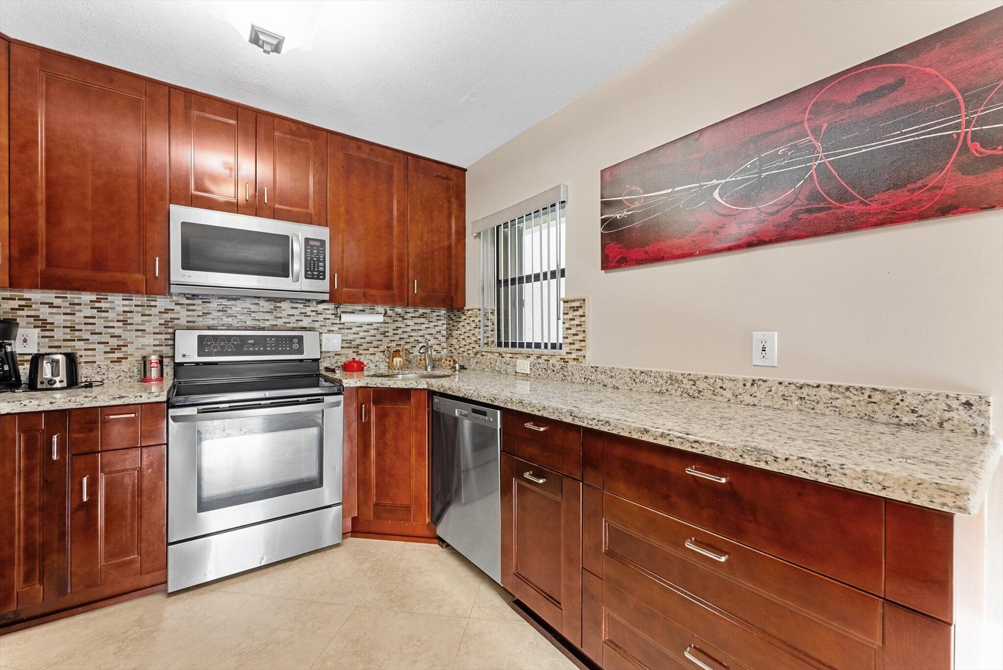 APPLEWOOD VILLAGE IV-D CONDO - Residential
