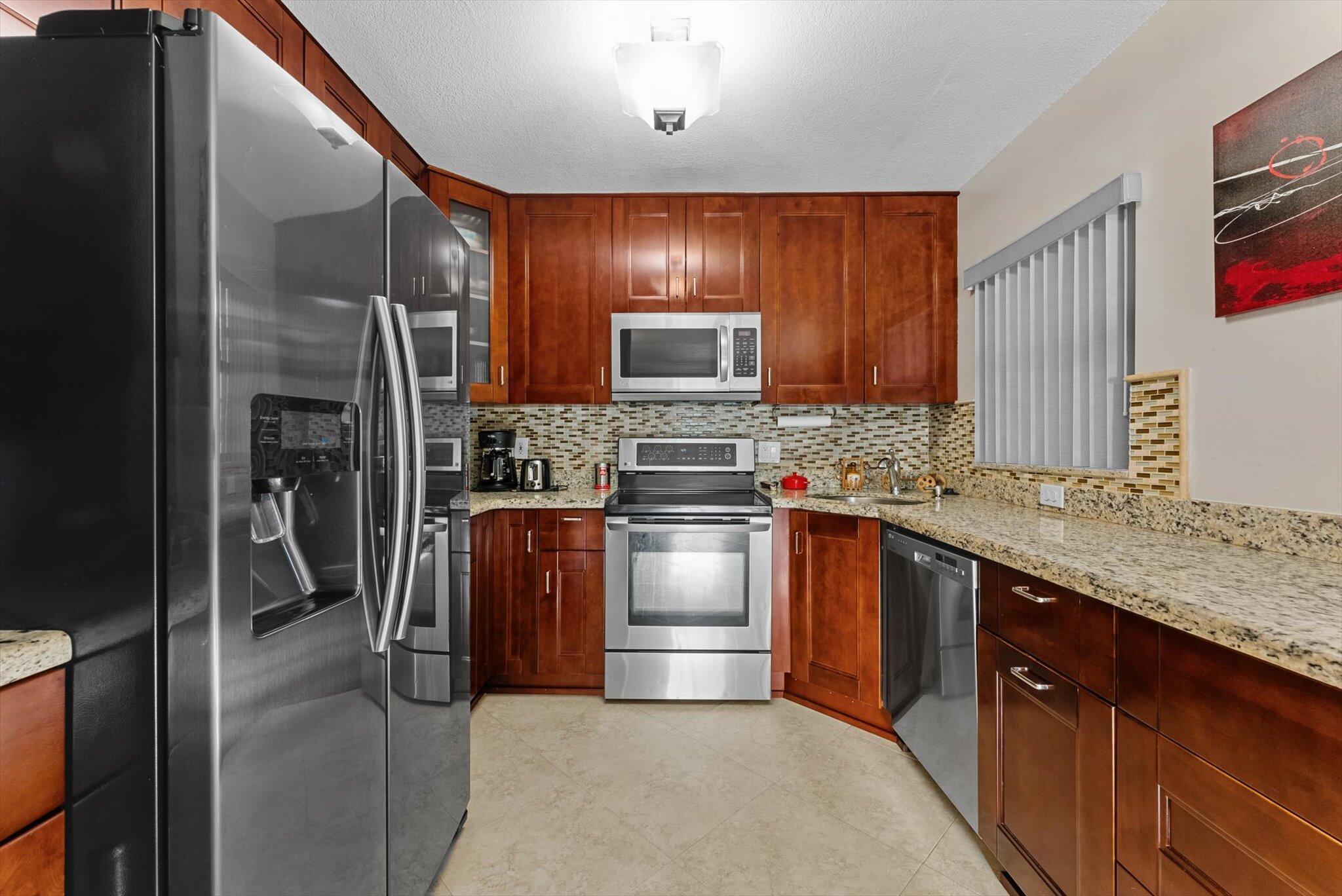 APPLEWOOD VILLAGE IV-D CONDO - Residential