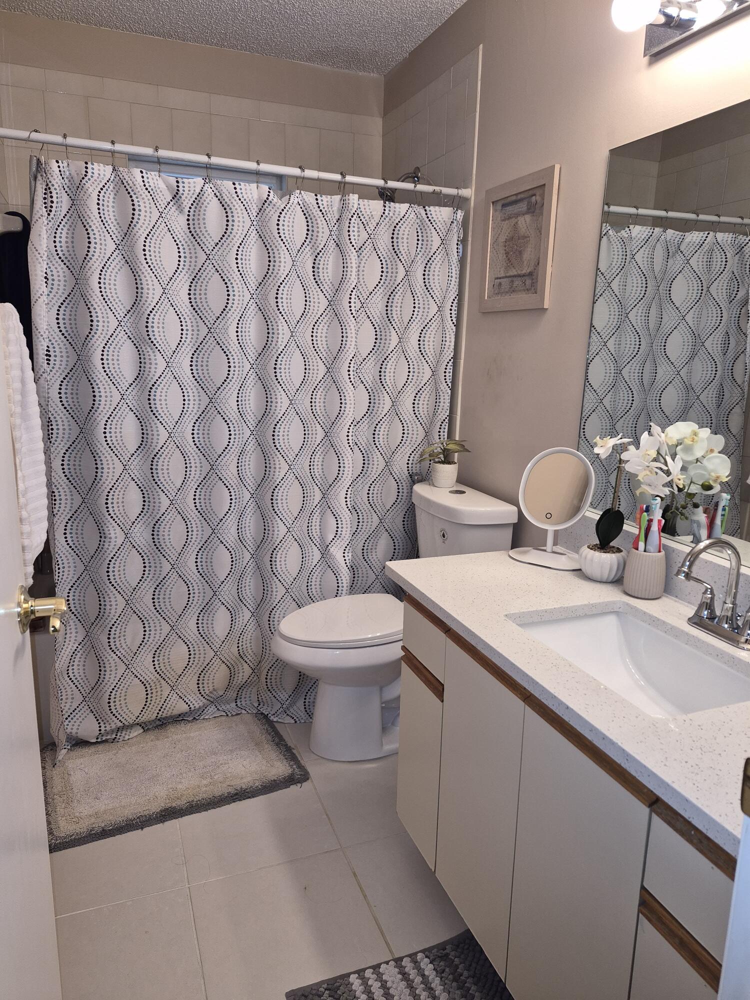 TWIN LAKES SOUTH & TOWN VILLAS CONDO - Residential