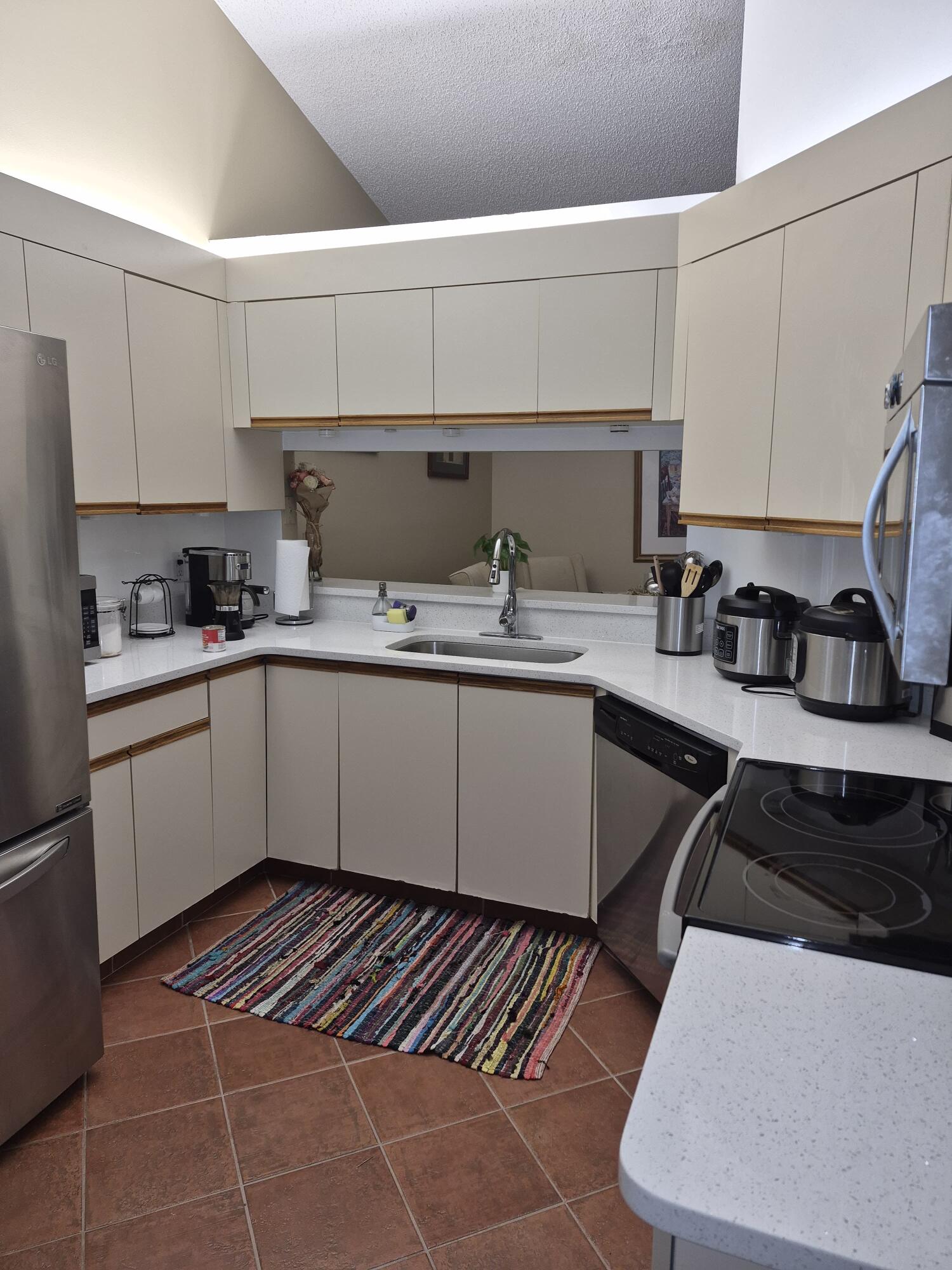 TWIN LAKES SOUTH & TOWN VILLAS CONDO - Residential