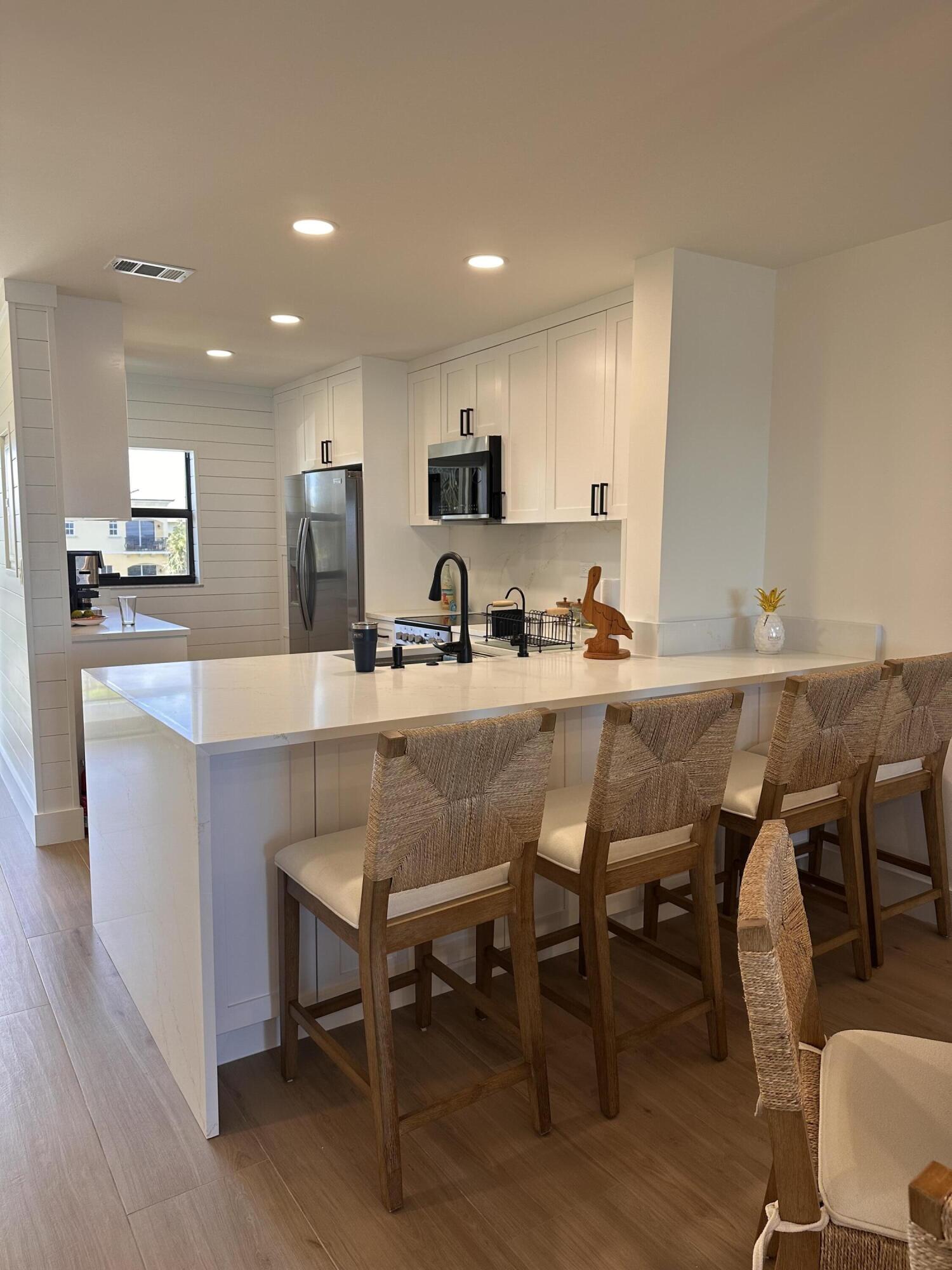 SAND DOLLAR VILLAS CONDOMINIUM B - Residential Lease