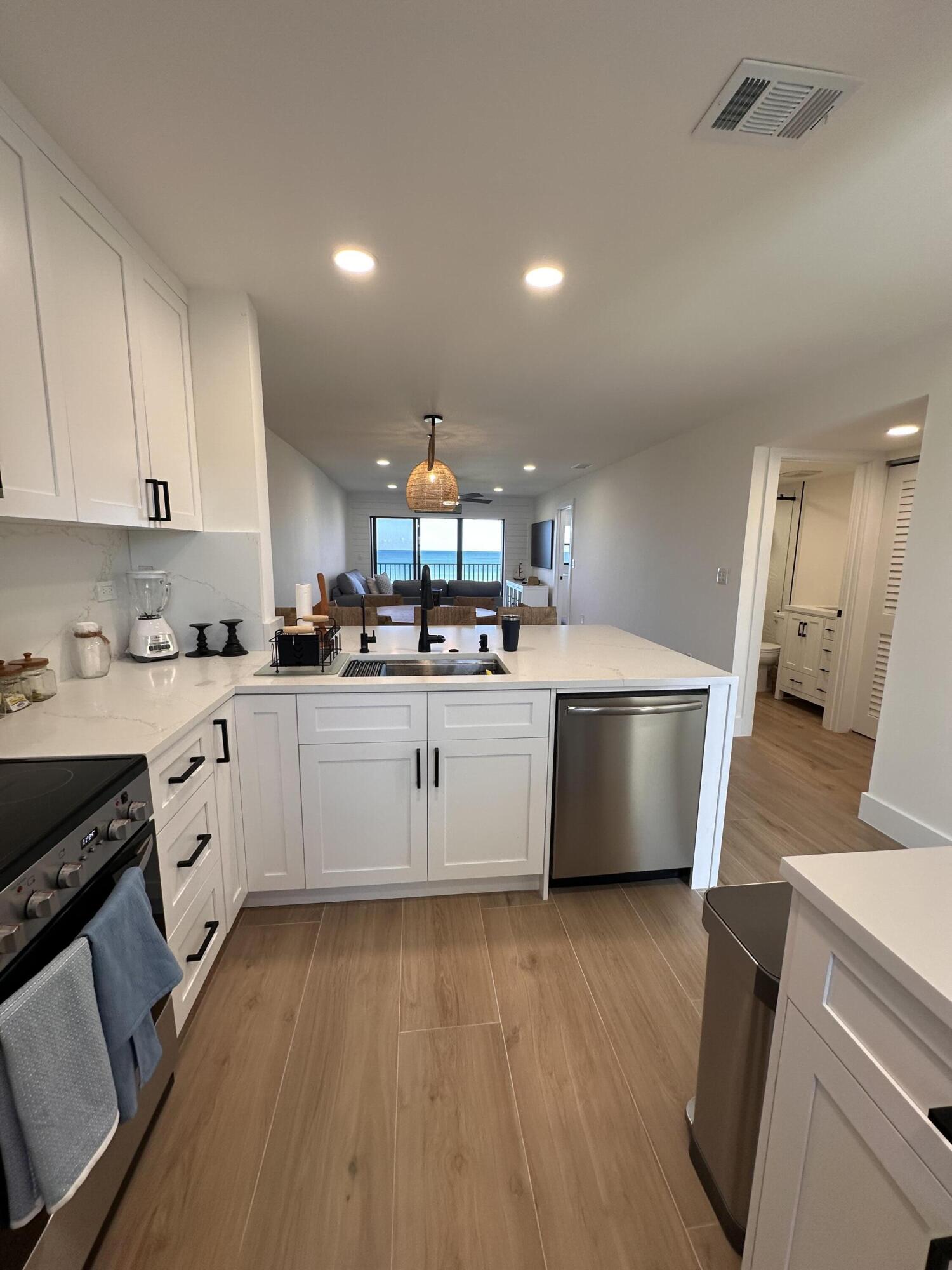 SAND DOLLAR VILLAS CONDOMINIUM B - Residential Lease