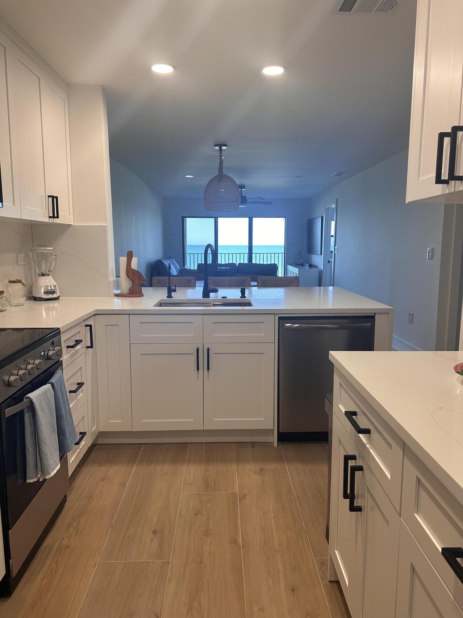 SAND DOLLAR VILLAS CONDOMINIUM B - Residential Lease