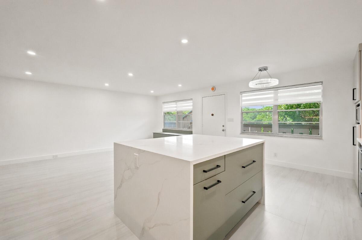 ELEUTHERA VILLAGE E CONDO - Residential