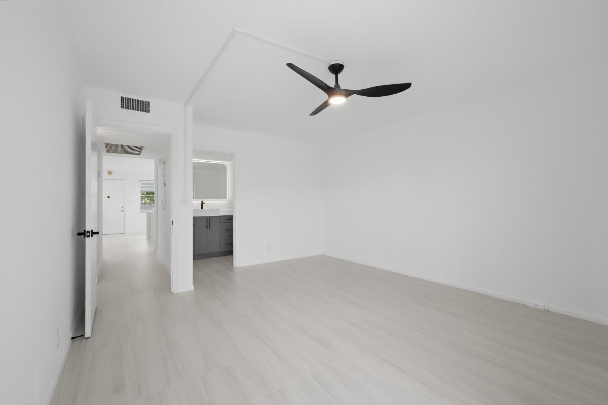 ELEUTHERA VILLAGE E CONDO - Residential