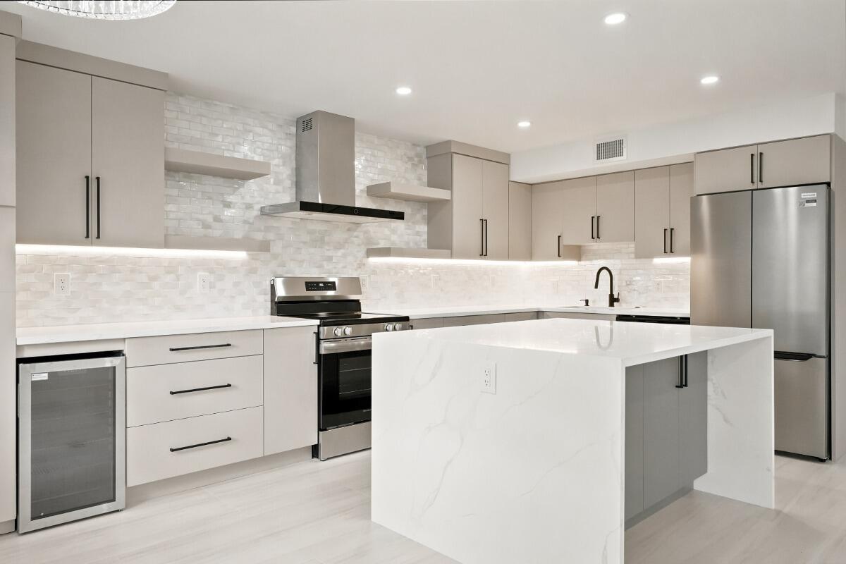 ELEUTHERA VILLAGE E CONDO - Residential