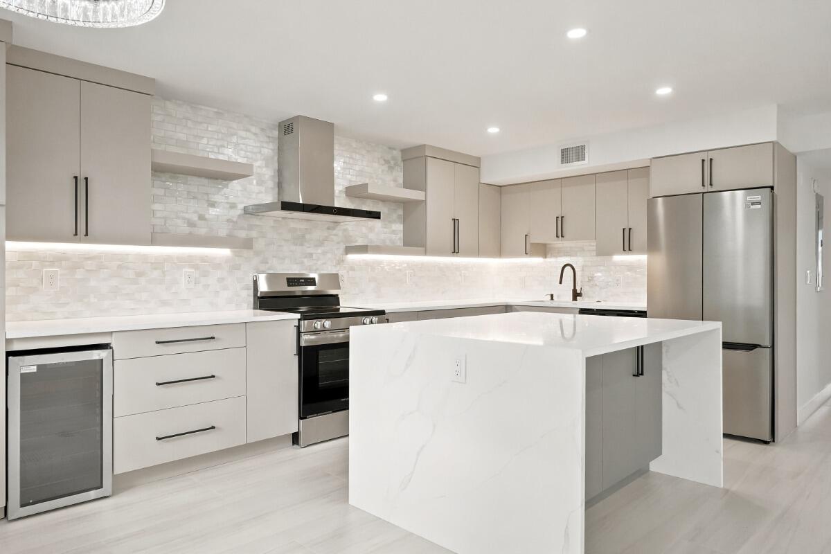 ELEUTHERA VILLAGE E CONDO - Residential