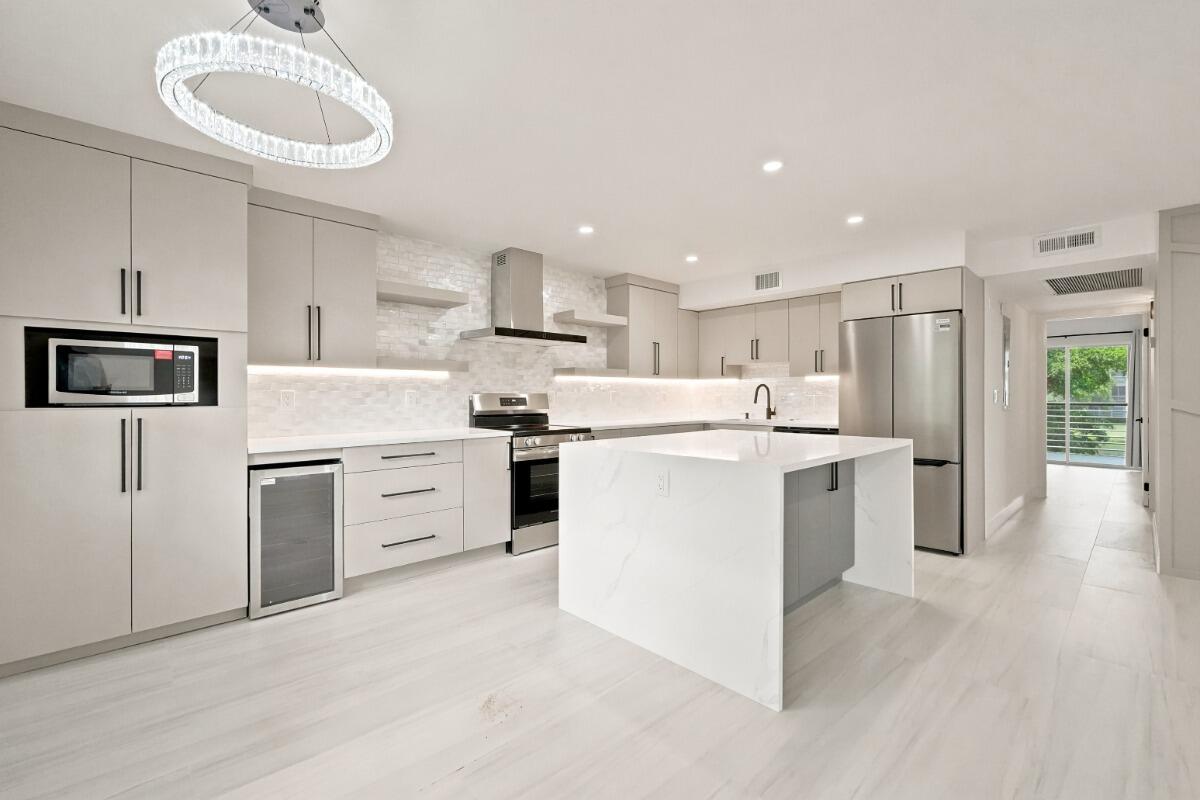ELEUTHERA VILLAGE E CONDO - Residential