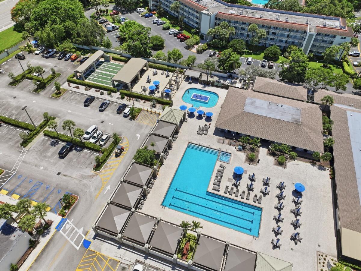 ELEUTHERA VILLAGE E CONDO - Residential