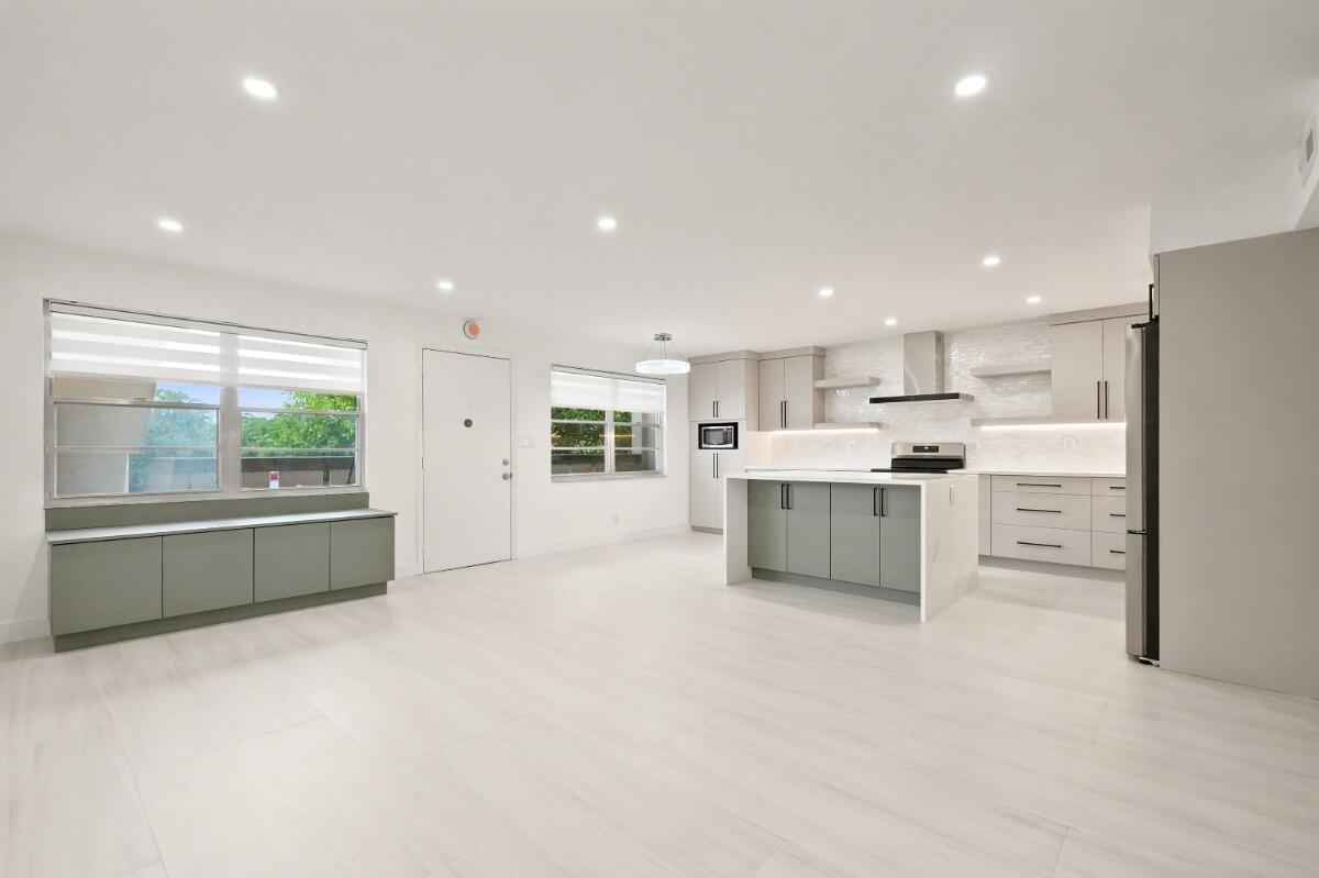 ELEUTHERA VILLAGE E CONDO - Residential