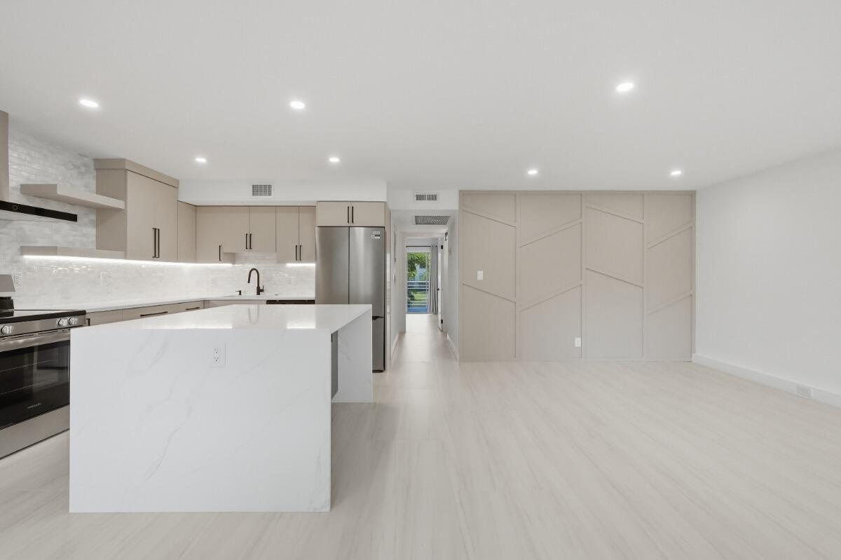 ELEUTHERA VILLAGE E CONDO - Residential