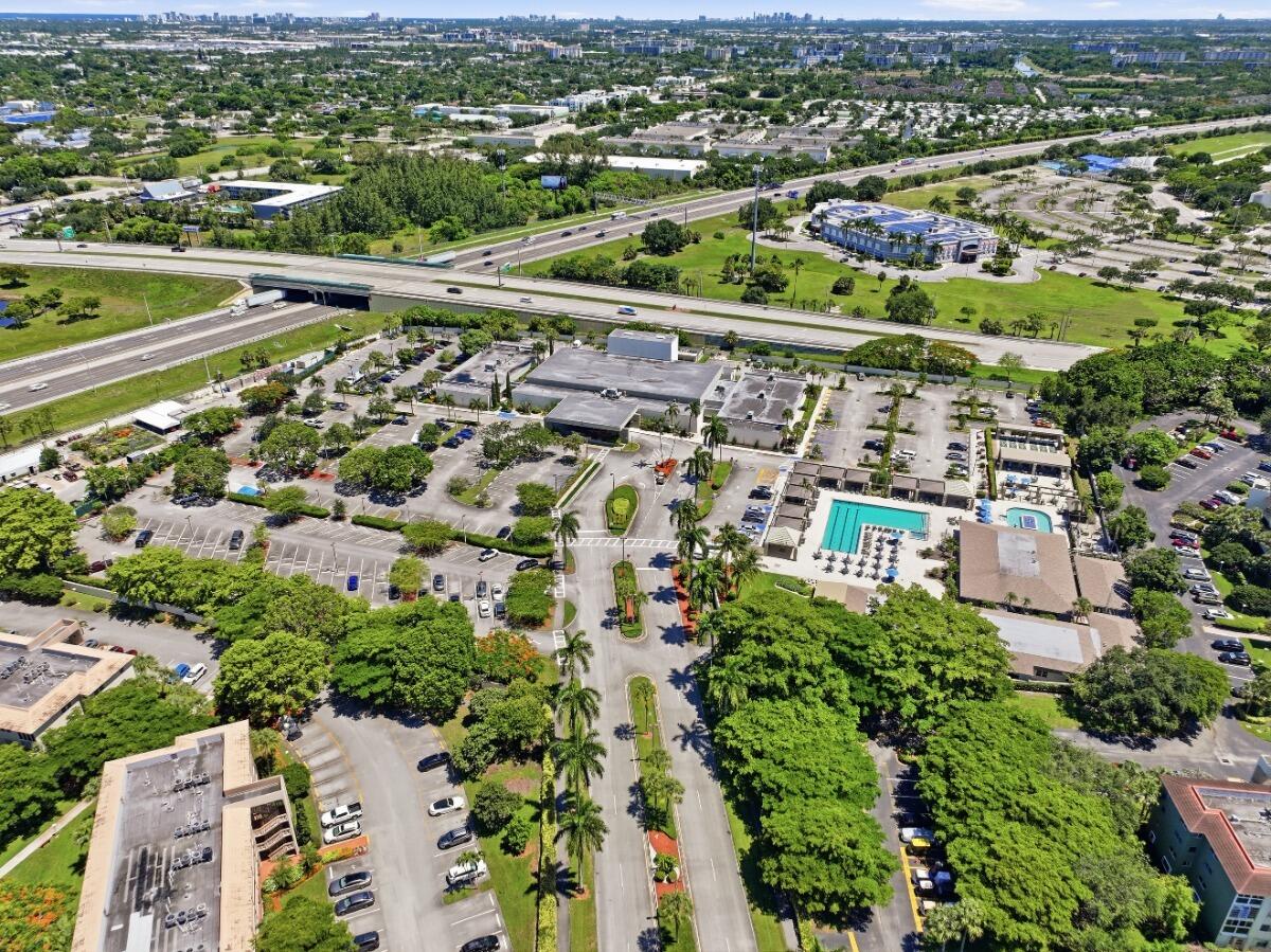 ELEUTHERA VILLAGE E CONDO - Residential