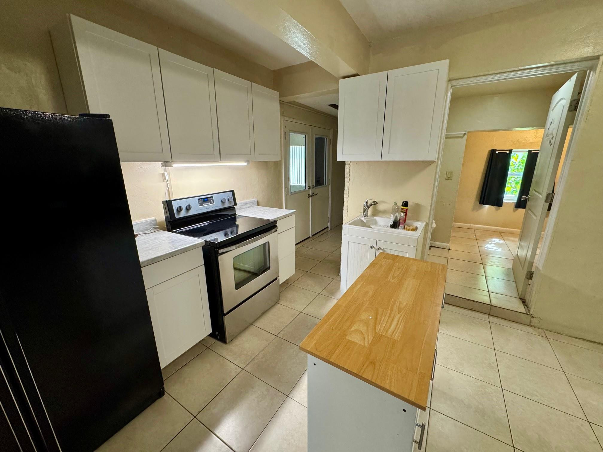 "For Rent" Clean & Well Maintained: 1 Bedroom/1 Bathroom Garage/Apartment - Comes Fully Furnished - ALL Utilities Are Included in the Monthly Rent - Ceramic Tile Floors (No Carpet) - Electric Stove, Refrigerator Stove - Ice Cold A/C - Owner Lives in the Other Side. 1st Month's Rent ($1200), Last Month's Rent ($1200) & 1 Month Security Deposit ($1200) + $100 Application Fee= $3,7000.00 TOTAL MOVE-IN - Apartment is Available Today - Quick Approval Process - Sorry, No Pets - *Equal Housing Opportunity*