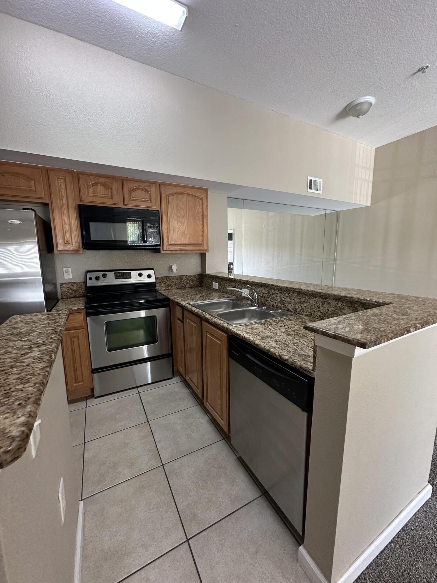 THE CLUB AT ST LUCIE WEST, A CONDOMINIUM - Residential