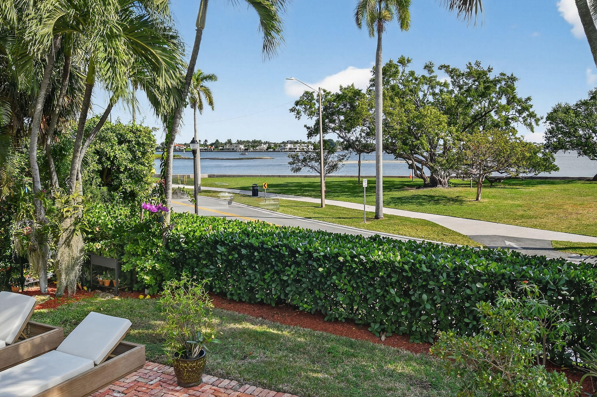 EL CID COURT - Residential