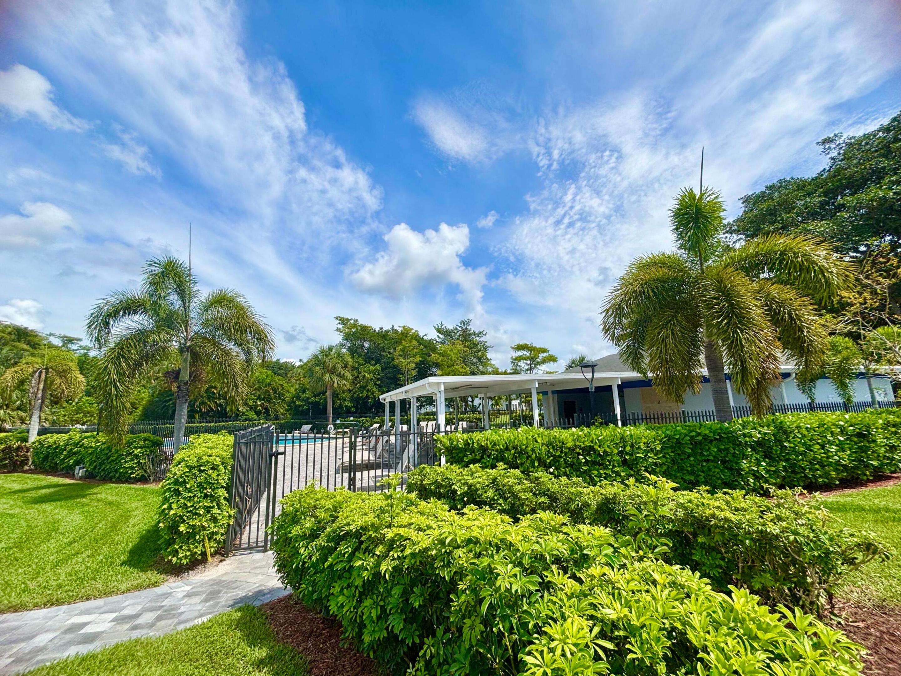 OAKRIDGE F CONDO - Residential