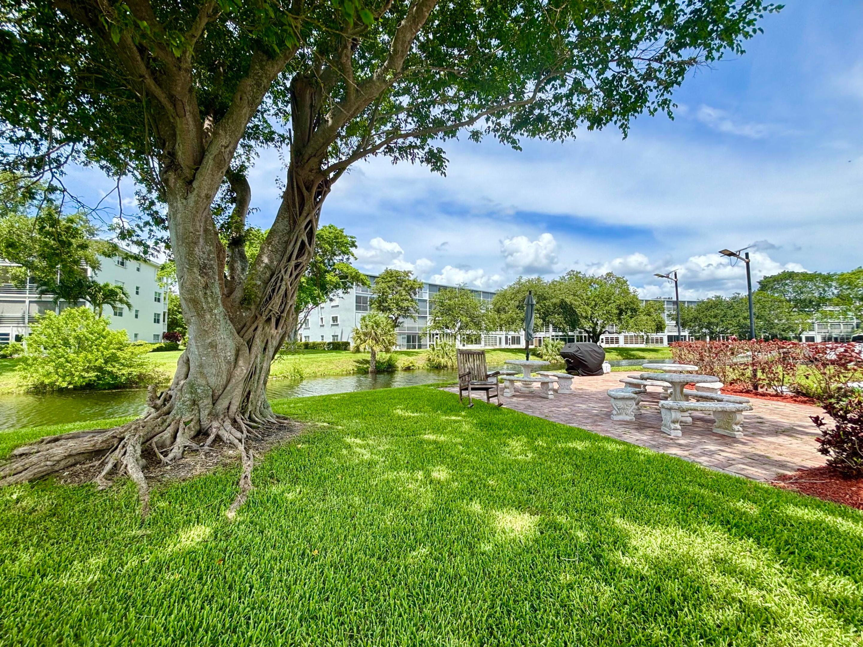 OAKRIDGE F CONDO - Residential