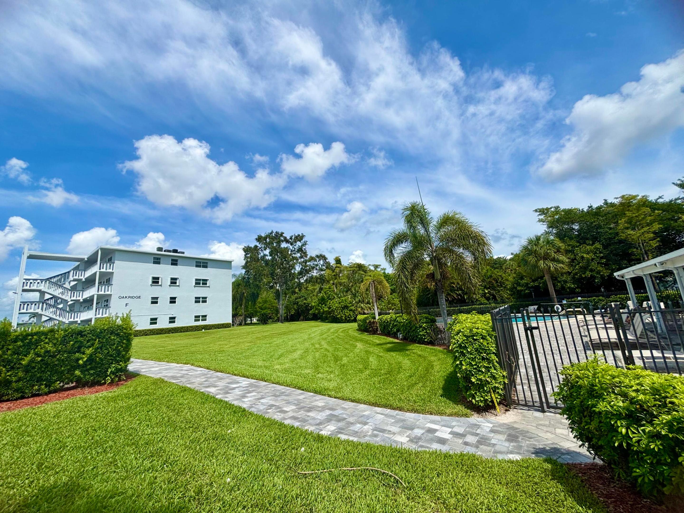 OAKRIDGE F CONDO - Residential