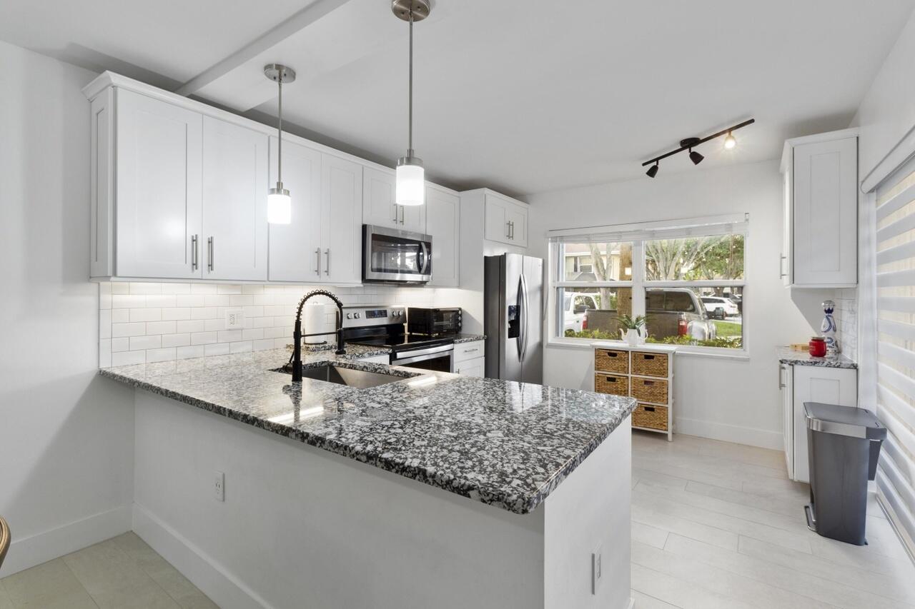 STAMFORD AT ROYAL PALM BEACH - Residential