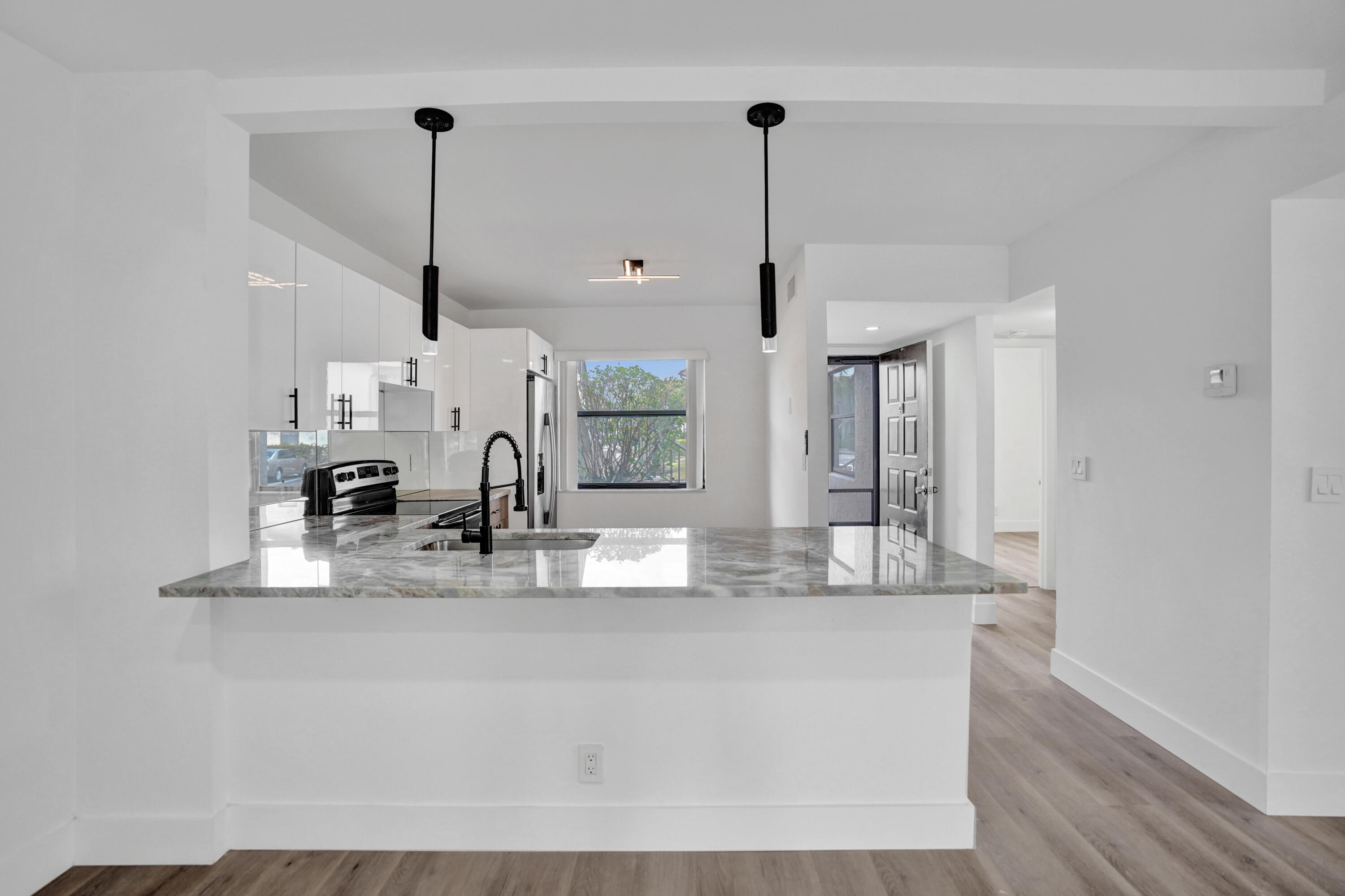 LUCERNE POINT SIX COND UNIT 101 BLDG 8 - Residential