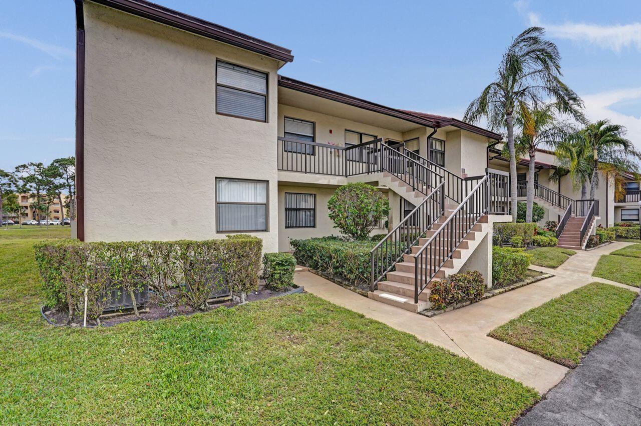 LUCERNE POINT SIX COND UNIT 101 BLDG 8 - Residential