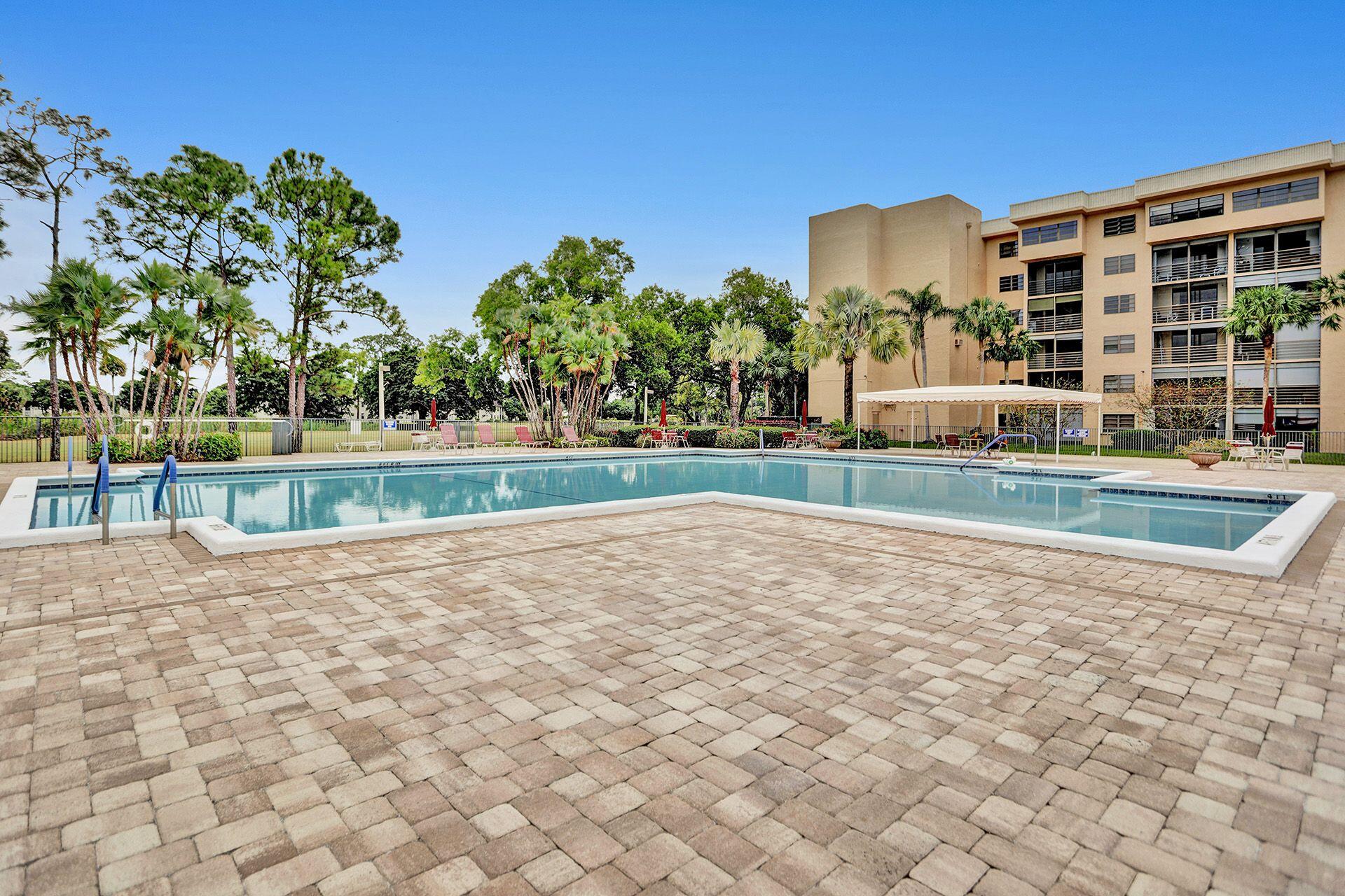 LUCERNE POINT SIX COND UNIT 101 BLDG 8 - Residential