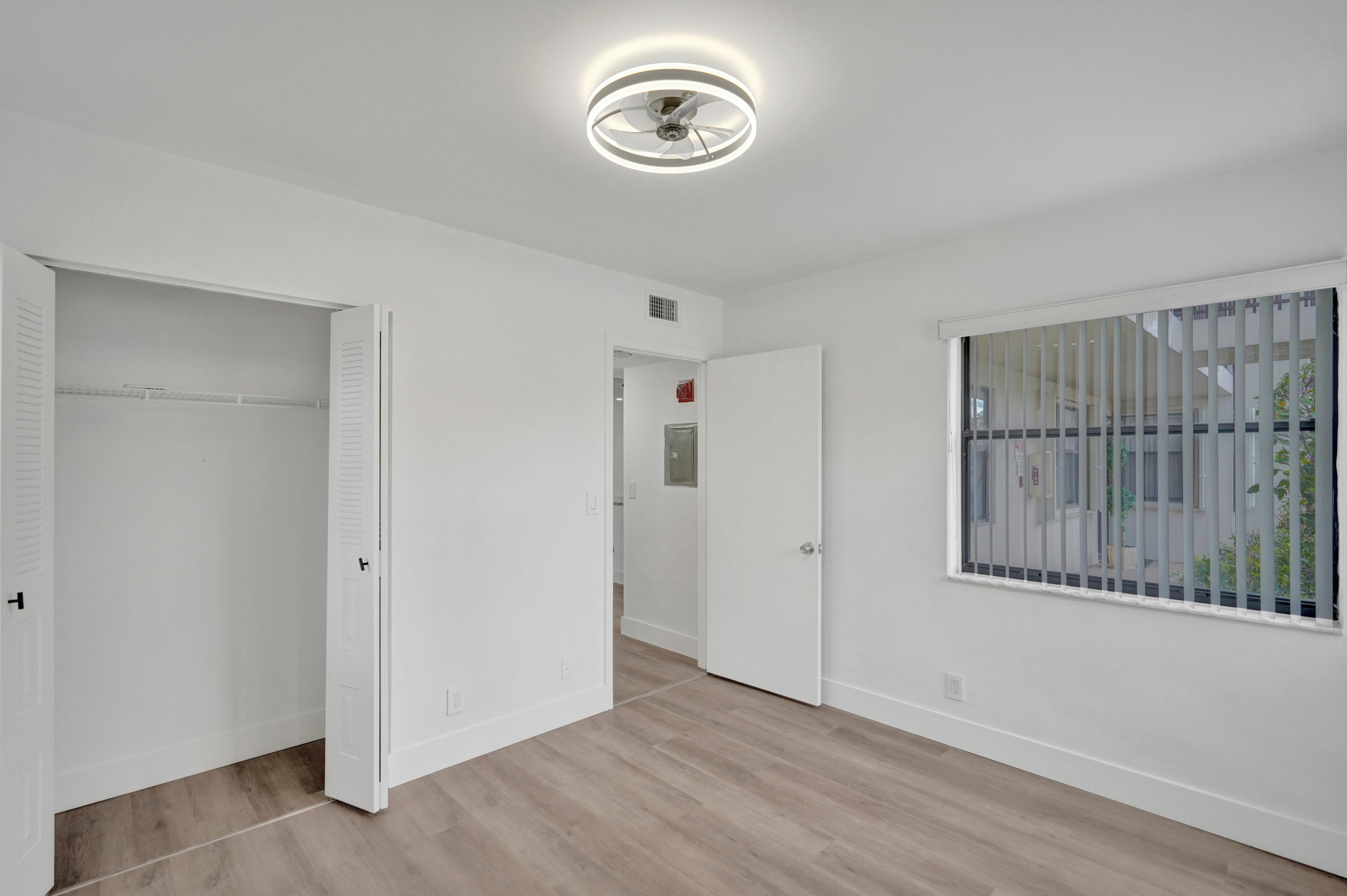 LUCERNE POINT SIX COND UNIT 101 BLDG 8 - Residential
