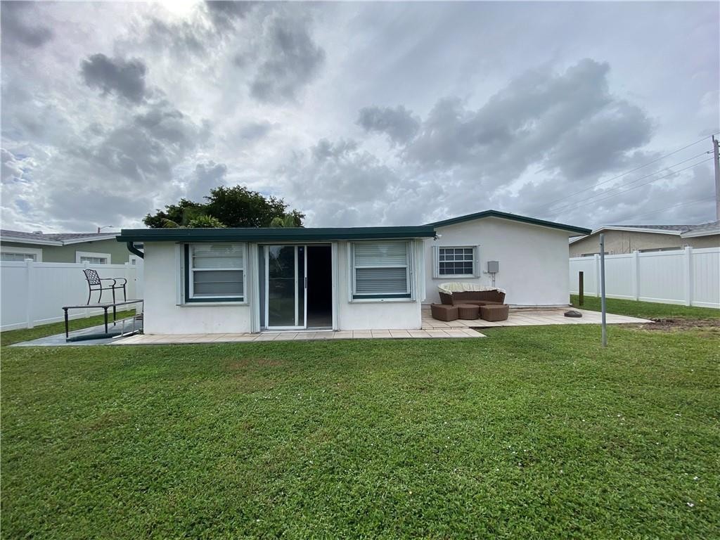 VERY OPEN FLOOR PLAN WITH 3 BEDROOMS AND 2 BATHS, LARGE LIVING ROOM AND FAMILY ROOM DIRECTLY ON THE RIVER WITH AWESOME VIEWS.  BIG KITCHEN WITH TONS OF CABINETS AND COUNTER SPACE.  OUTSIDE ATTACHED STORAGE SHED.  ALL HURRICANE ACCORDION SHUTTERS.  NEW ELECTRICAL PANEL AND WIRES, NEW FENCE, NEW HIGH EFFICIENCY WASHER AND DRYER, AND NEWER REFRIGERATOR.  3 FLAT SCREEN TV'S AND ENTERTAINMENT CENTER IS INCLUDED IN THE PURCHASE.