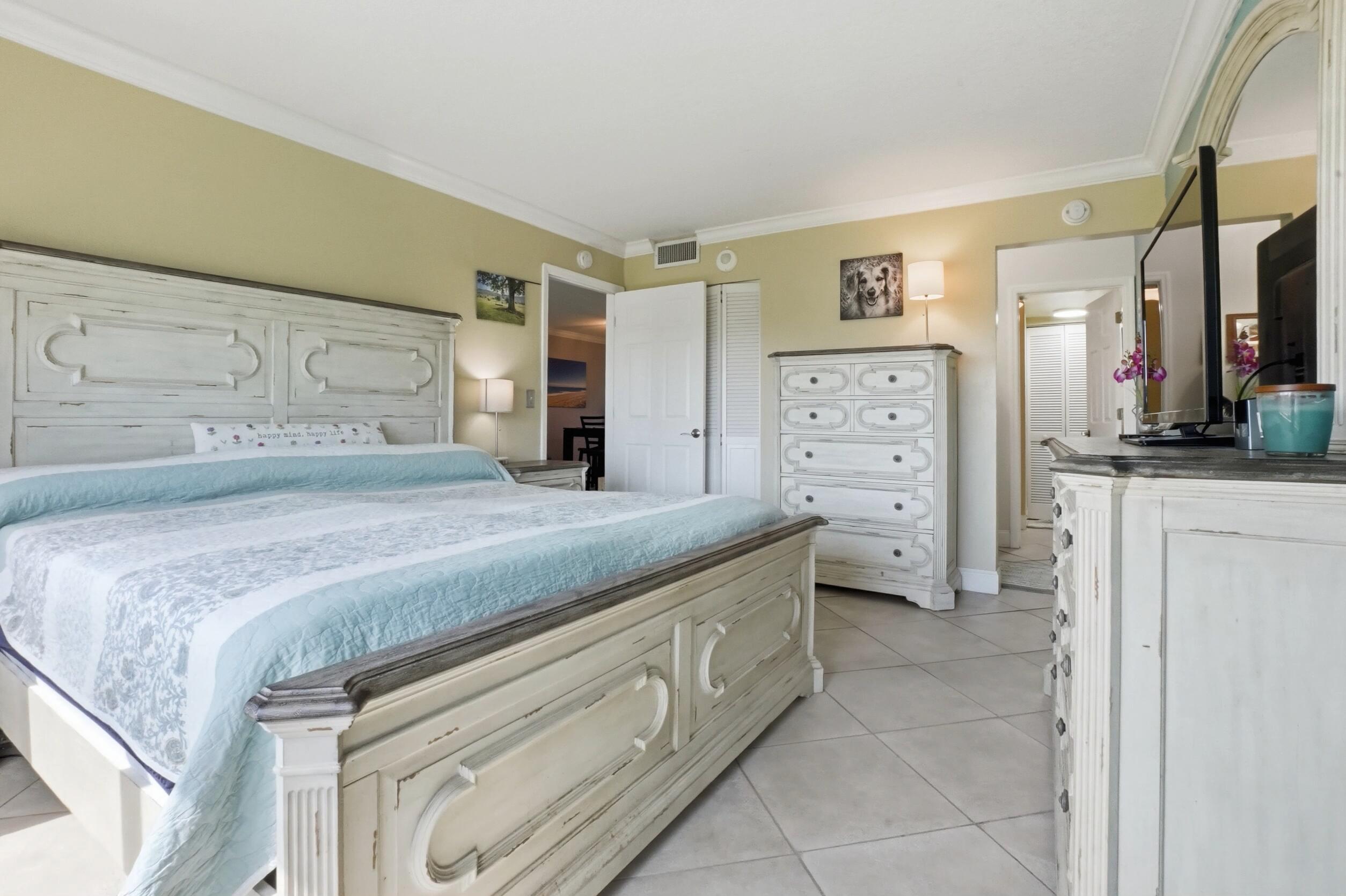 OCEAN HARBOUR SOUTH CONDOMINIUM - Residential