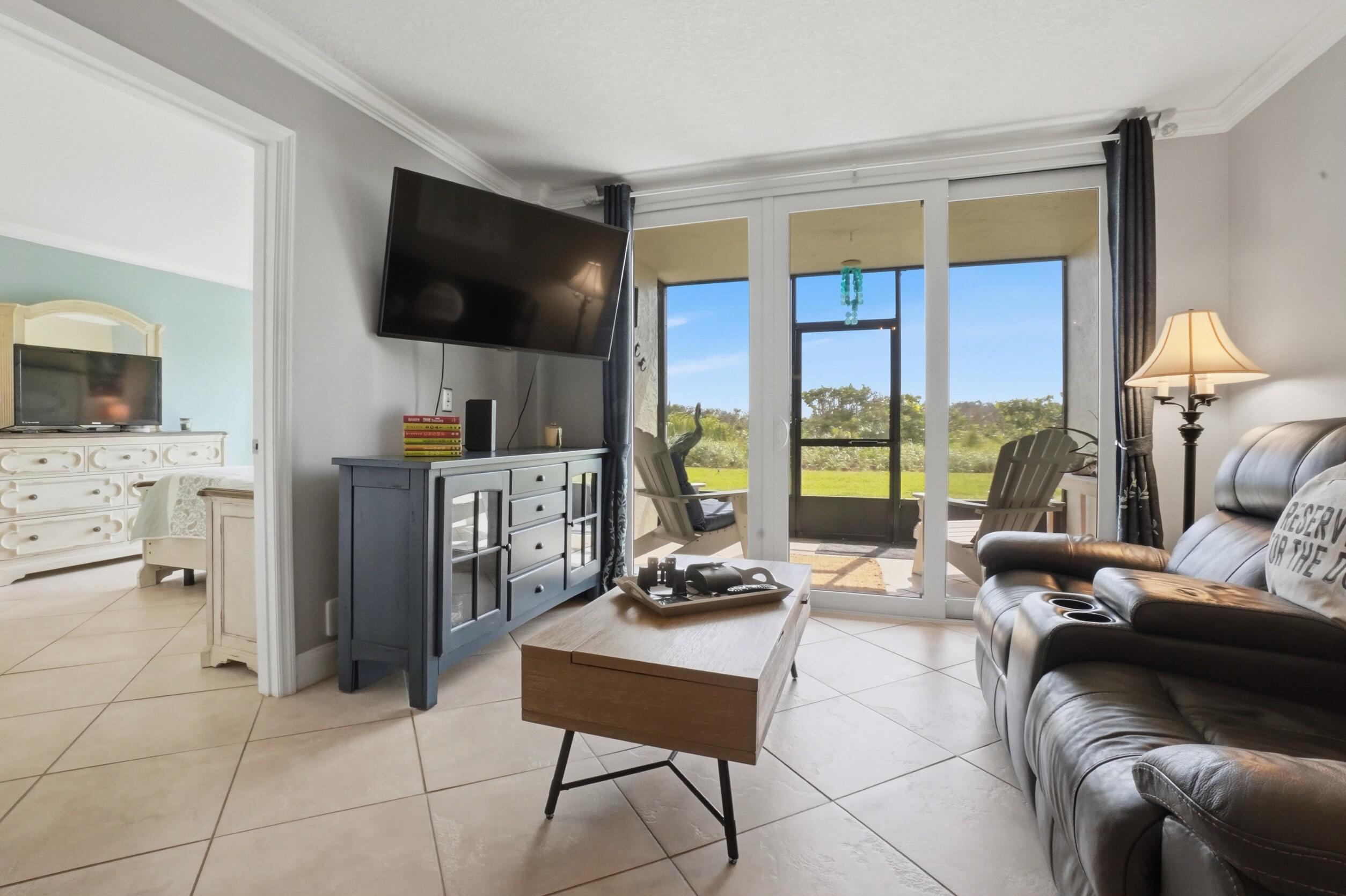 OCEAN HARBOUR SOUTH CONDOMINIUM - Residential